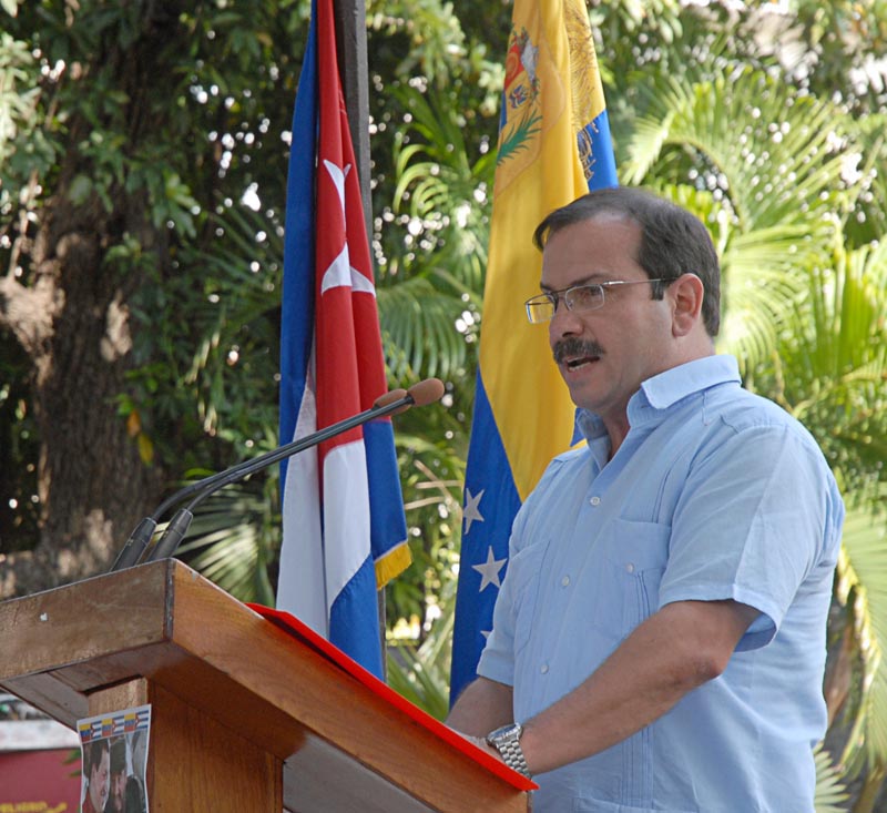 “Venezuela no es una amenaza, es esperanza, y no está sola”, dijo en el acto el héroe cubano Fernando González