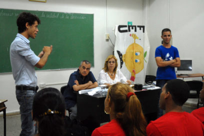 Futuros maestros analizan su labor