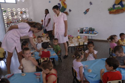 Sobre asistentes educativas y auxiliares pedagógicas