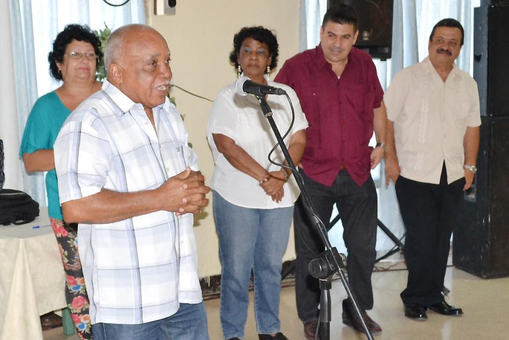 Entrega la CTC Nacional Certificado de 50 años a los centros del sindicato de la Salud Centro Nacional de Ortopedia Cuba RDA. Fue recibido e hizo de la palabra el Director general del Centro Nacional de Ortopedia Técnica CNOT . MSc. Guillermo Ródriguez Nápoles (Director General) La Habana 19 de Mayo 2015. Foto Eddy Martin Díaz.