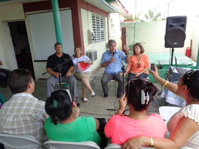 Encuentro de los Héroes con movimiento solidaridad en Holguín. Foto: Manuel Valdés Paz