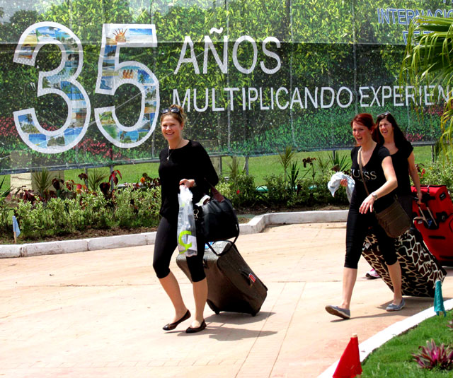 Más turistas apuestan cada año por el destino Cuba. Foto: Osvaldo Gutiérrez Gómez