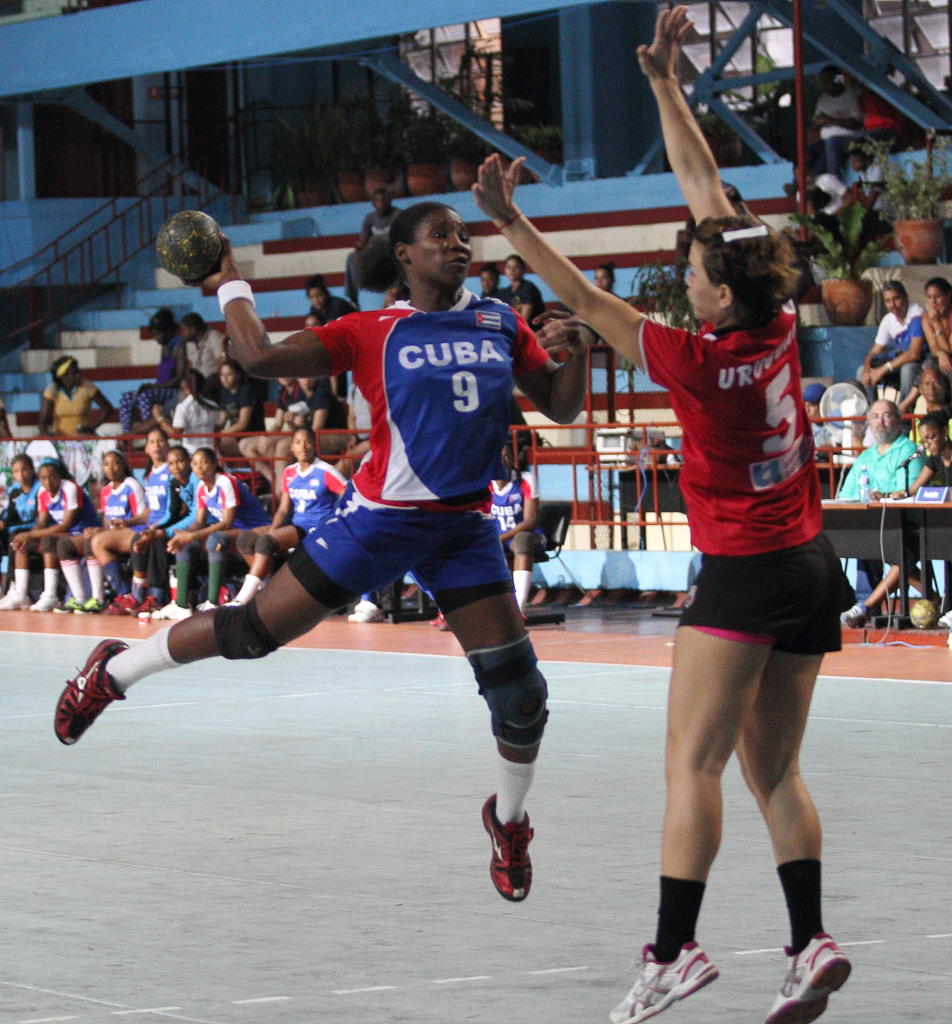 Lisandra Lussón fue una de las bujías ofensivas de la semifinal para Cuba. Foto: Otmaro Rodríguez.