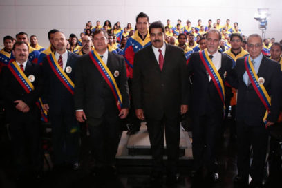 Condecoran en Venezuela a Los Cinco (+ Fotos)
