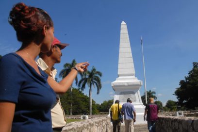 Cubanos reafirman en Dos Ríos apego a ideas martianas
