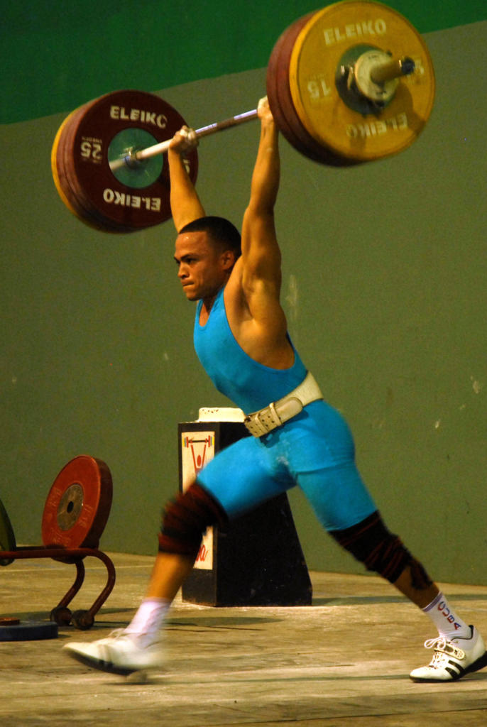 El campeonato nacional, con sede en la ciudad de Cienfuegos, ha permitido evaluar el estado actual de cada halterista. Foto: Frank Gutiérrez