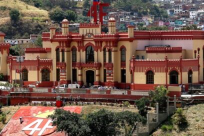 Los Cinco rinden honores a Chávez en el Cuartel de la Montaña