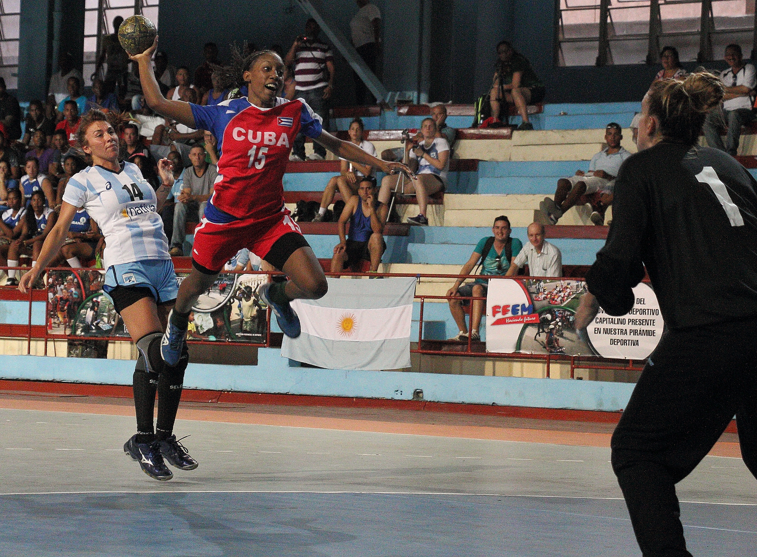 Eyatne Rizo, una de las bujías ofensivas de Cuba en el certamen. Foto: Otmaro Rodríguez.