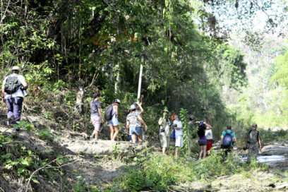 Con cámara y mochila (+Fotos)