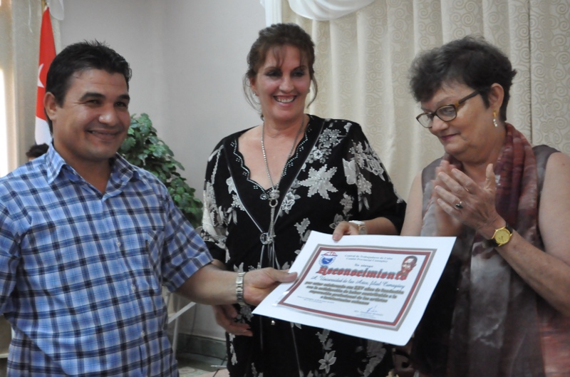 El Comité Provincial de la CTC en el territorio agramontino fue una de las instituciones que reconoció la labor de la filial de la Universidad de las Artes. foto: Otilio Rivero Delgado
