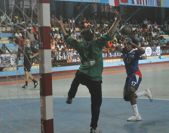 Cuba archivó su segunda victoria del torneo al derrotar cómodamente a Uruguay. Foto: Juan Moreno.
