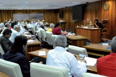 Raúl: “Lo que hacemos debe ser sometido constantemente a la crítica constructiva por parte de todos”