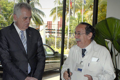 Presidente serbio visitó Centro de Inmunología Molecular
