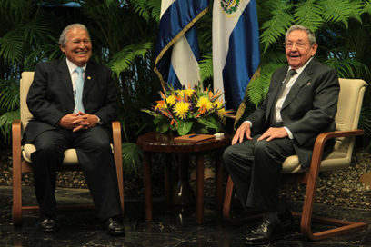 Recibe Raúl a Salvador Sánchez Cerén