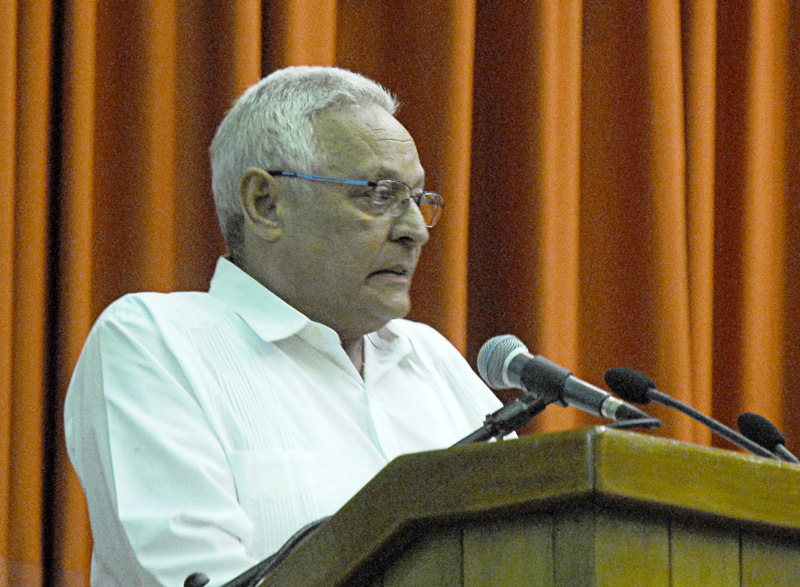 El ministro de Educación Superior, Rodolfo Alarcón Ortiz, pronunció las palabras de apertura del congreso. Foto: Agustín Borrego