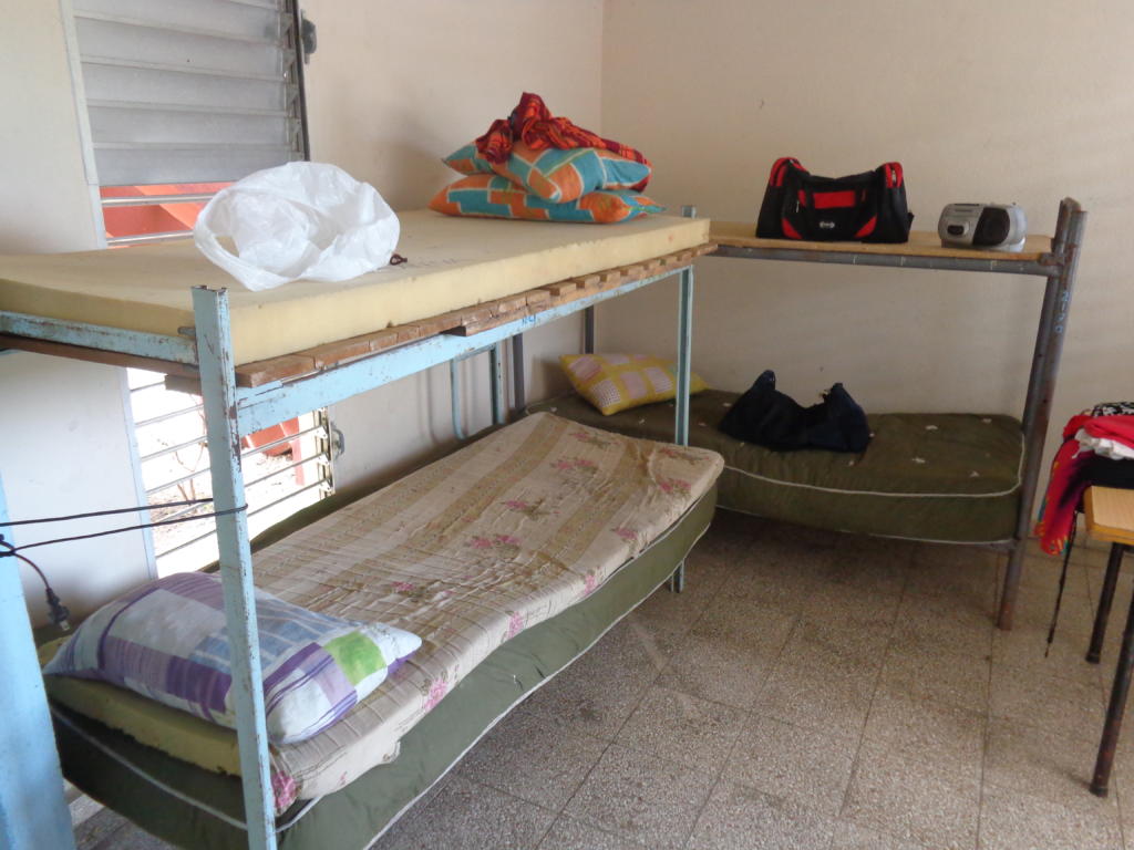 Las literas o camas sin vestir no ofrecen una buena imagen. Foto: Manuel Valdés Paz