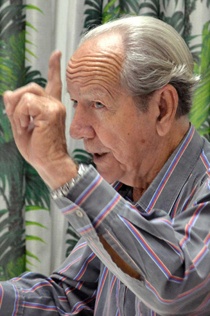 El Doctor en Ciencias Históricas Mario Mencía ha dedicado muchos años a la investigación de todo lo relacionado con las acciones del 26 de julio de 1953. Foto: Eddy Martin
