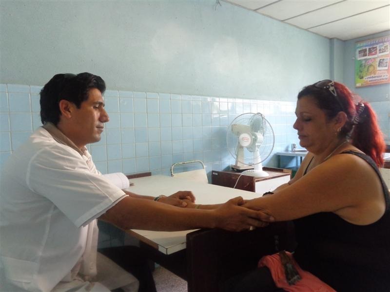 A las consultas de reumatólogos y ortopédicos asisten con mayor frecuencia personas de más de 30 años aquejados por los síntomas de la tendinitis. | foto: De la autora