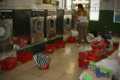 Lavanderías en la capital: No tirar la toalla