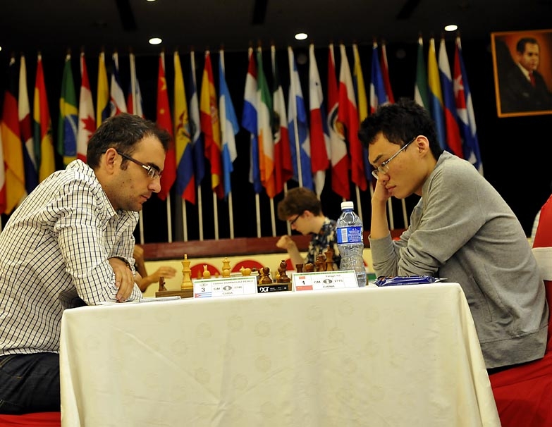 Leinier Domínguez frente a Yangyi Yu. Foto: José Raúl Rodríguez Robleda