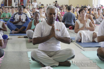 Celebran en Cuba Día Internacional del Yoga (+ Fotos)