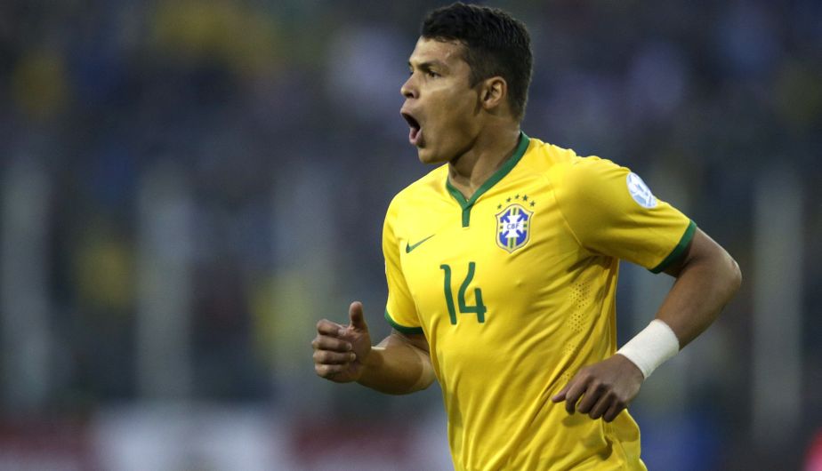 Thiago Silva anotó el primer gol de los brasileños.