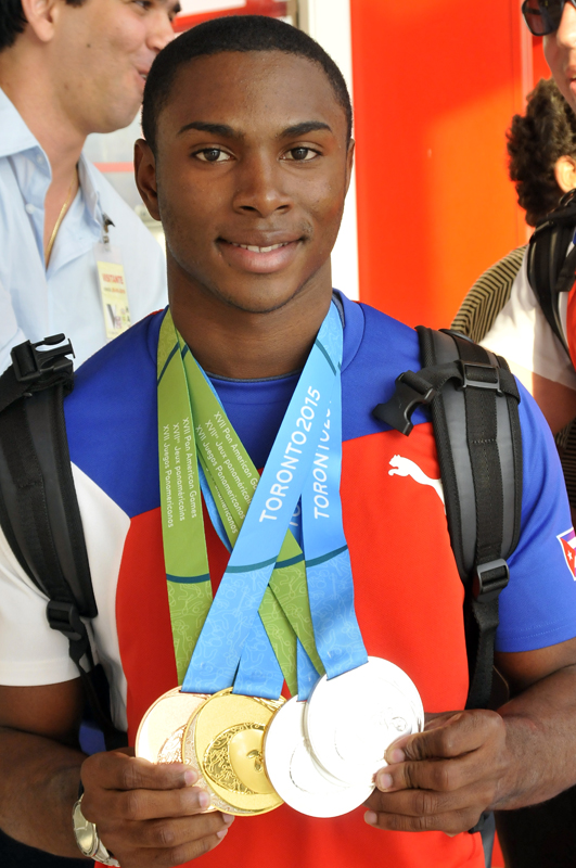 El multimedallista Manrique Larduet, uno de las figuras que regresó en el primer grupo desde Toronto. Foto: José Raúl Rodríguez Robleda