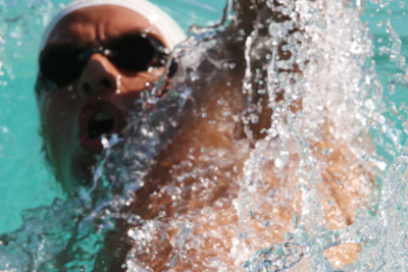 Dos nadadores cubanos se cuelan en finales