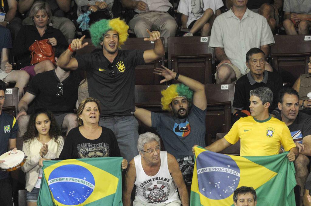 CANADÁ-ALEGRIA DESDE LAS GRADAS PANAMERICANAS DE TORONTO