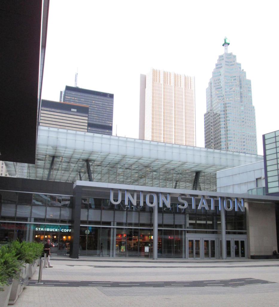 Union Station, uno de los lugares más concurridos por los periodistas de los Juegos. De ahí parten todos los dias los ómnibus hacia el Centro de Prensa Principal, quizás los únicos que van en tiempo.