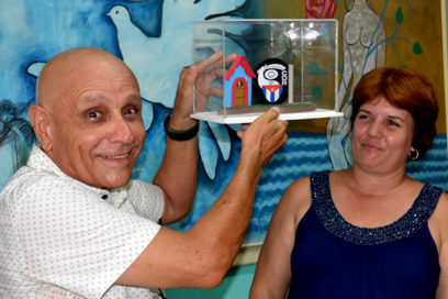 Premio del barrio para el doctor Julián Pérez Peña