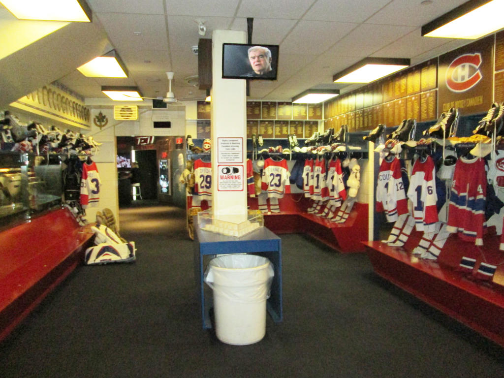 Una réplica del vestidor del Montreal Canadians, el equipo más ganador de la NHL. Foto: Rudens Tembrás Arcia, enviado especial