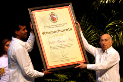 Confieren reconocimiento a Fidel y Raúl en los 500 años de Santiago de Cuba