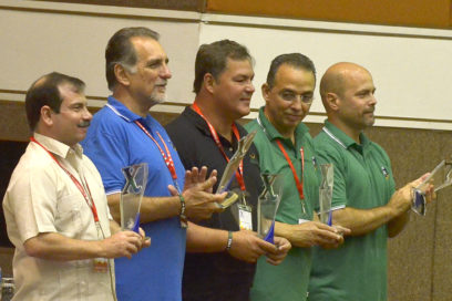 Otorga la UJC reconocimientos en su congreso