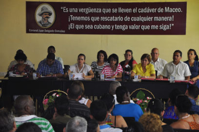 Comunicadores en conferencia