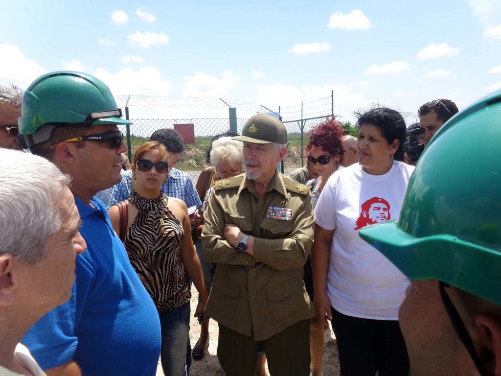 El Vicepresidente de los Consejos de Estado y de Ministros visitó también el primer parque fotovoltaico de la provincia.