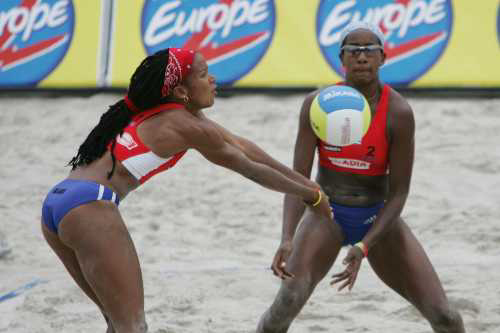 La dupla cubana de voleibol de playa avanza a cuartos de final.