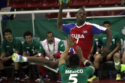 Varones del balonmano inician con derrota