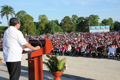 Amanecer rojinegro en Cabaiguán