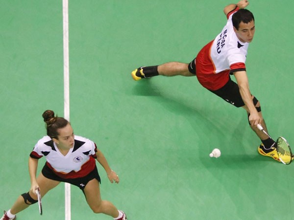 Mario Cuba y Katherine Winder, la pareja peruana que eliminó de la competencia a la dupla mista de Tahimara Oropeza y Leodannis Martínez (CUB).