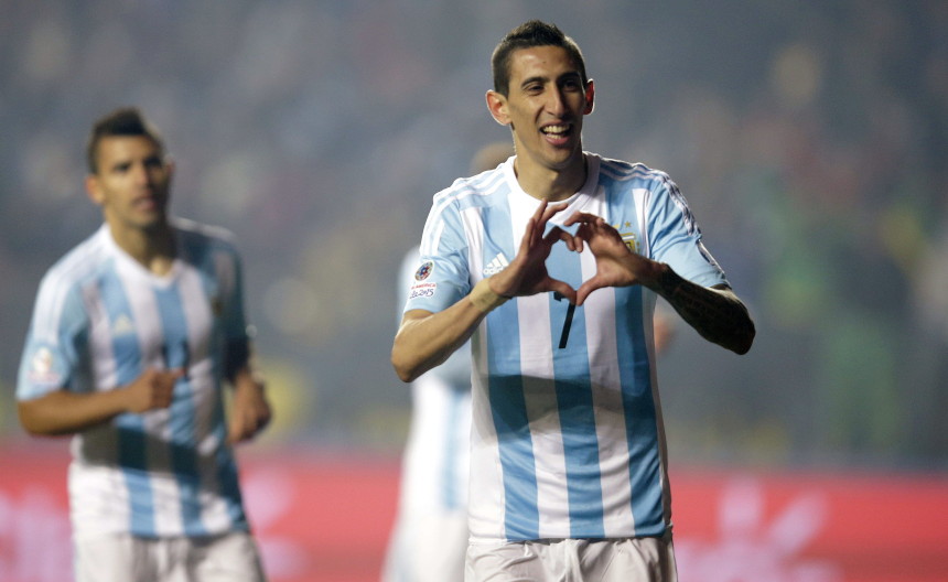 Ángel Dimaría precisó apenas seis minutos para marcar un doblete ante los paraguayos.