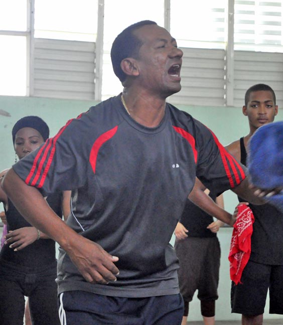 El taller del maestro Isaías Rojas, director de la compañía Banrará.