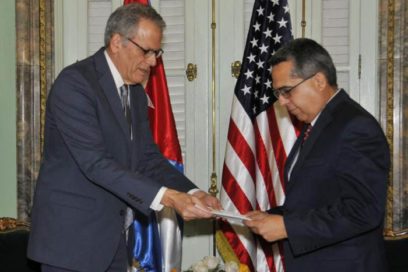Ministro de Relaciones Exteriores interino  recibió carta del Presidente de los EE.UU. dirigida al Presidente de Cuba