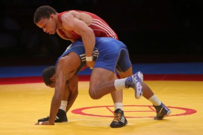 Tres grequistas patinaron