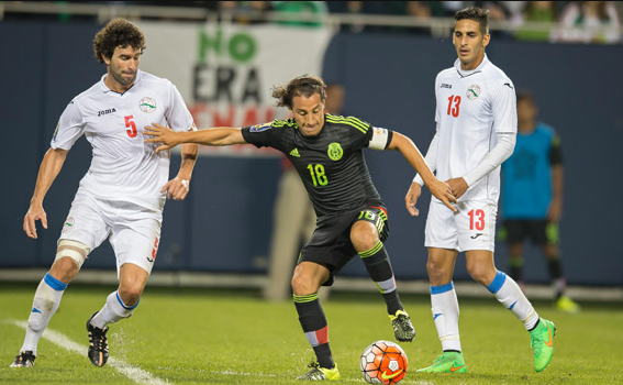 Andrés Guardado, al centro, fue autor de uno de los goles del Tri. Fotos: ESPN