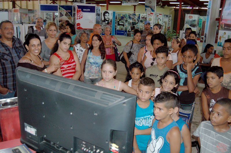 La población podrá interactuar con los productores mediante la proyección de documentales, realización de concursos y juegos de participación, entre otras opciones recreativas. Foto César A. Rodríguez