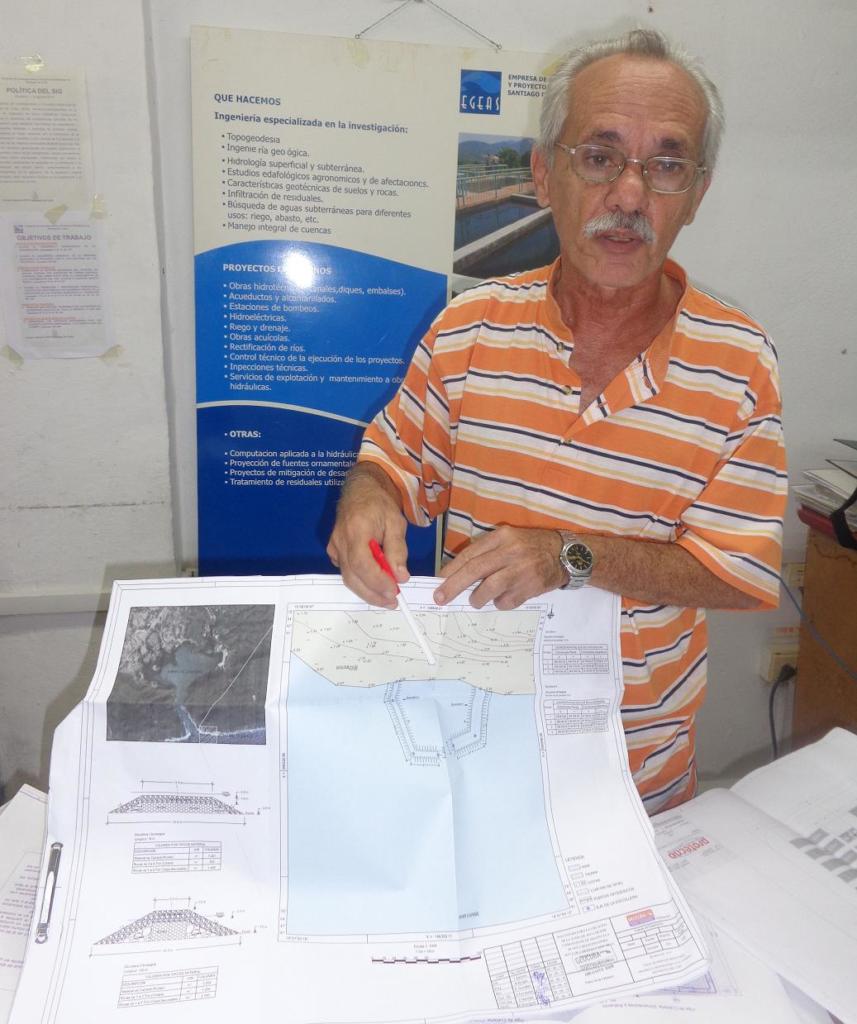 José Francisco es uno de los jubilados que retorna para aportar talento y energía en el proyecto de ubicación de la planta desalinizadora de agua de mar. Foto: Betty Beatón Ruiz