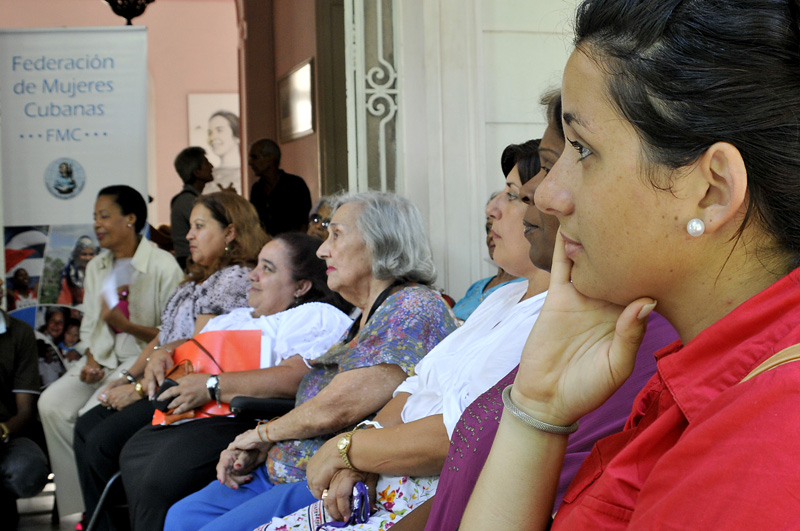Con motivo del aniversario 55 de la organización fueron homenajeadas un grupo de fundadoras, dirigentes que a lo largo de cinco décadas y media ocuparon responsabilidades a instancia nacional, provincial y en delegaciones de base. Foto: José Raúl Rodríguez Robleda