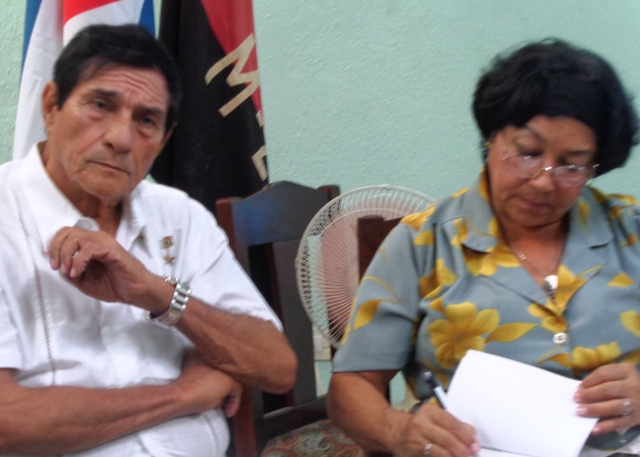 El General Pancho junto a la periodista Martha Reyes. Foto Rodny Alcolea