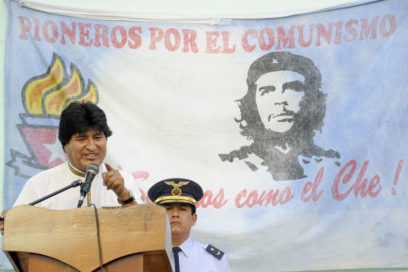 Evo Morales entrega donativo escolar (+ fotos)